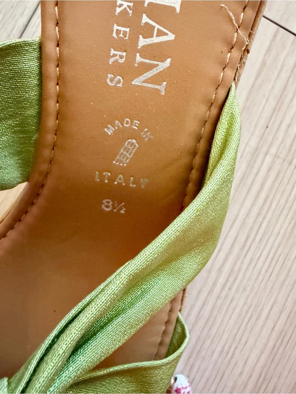 Green Italian shoemakers sandals - Picture 3 of 3